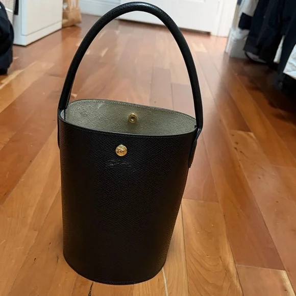 Longchamp Black Bucket Bag with Cream Interior - Picture 2 of 5